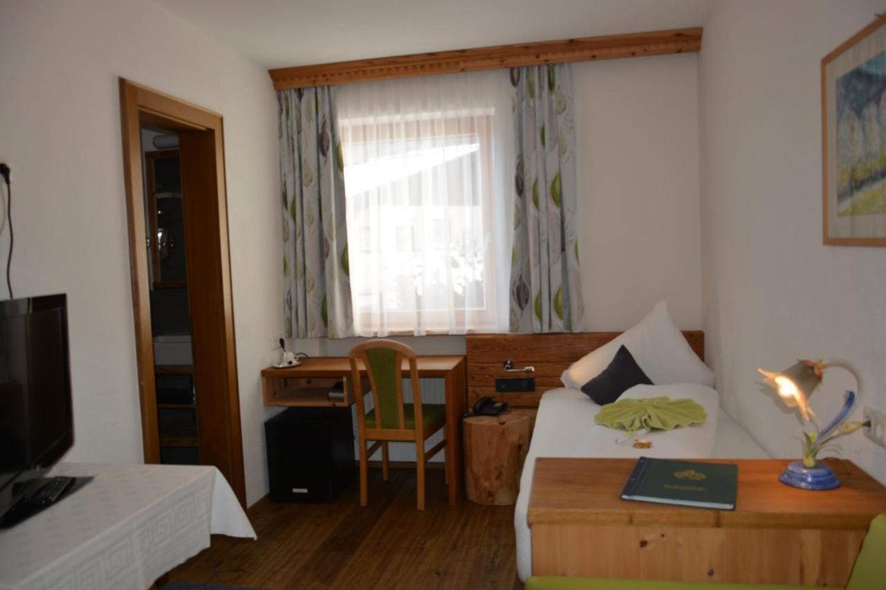 Hotel Am Roemerweg Fiss Exterior foto